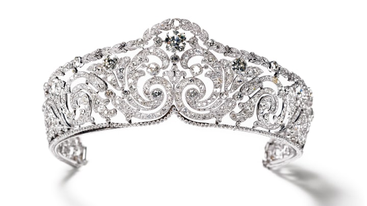 "Foliates" diamond tiara