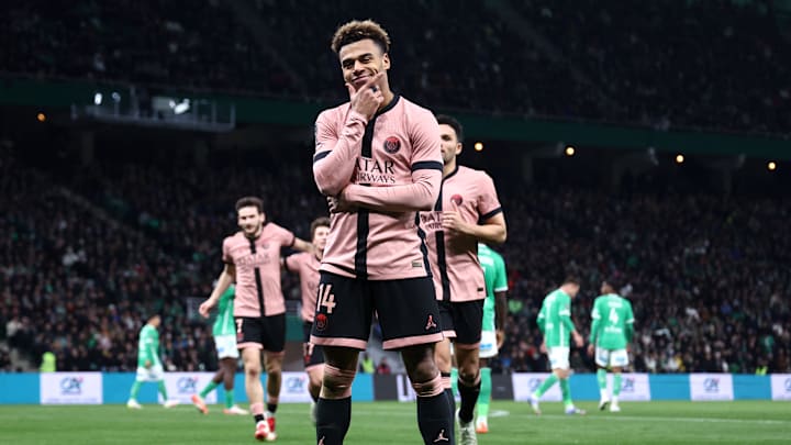 FBL-FRA-LIGUE1-SAINT-ETIENNE-PSG