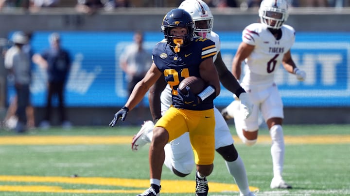 Cal's Jacob De Jesus on a punt return Cal's Jacob De Jesus on a punt return