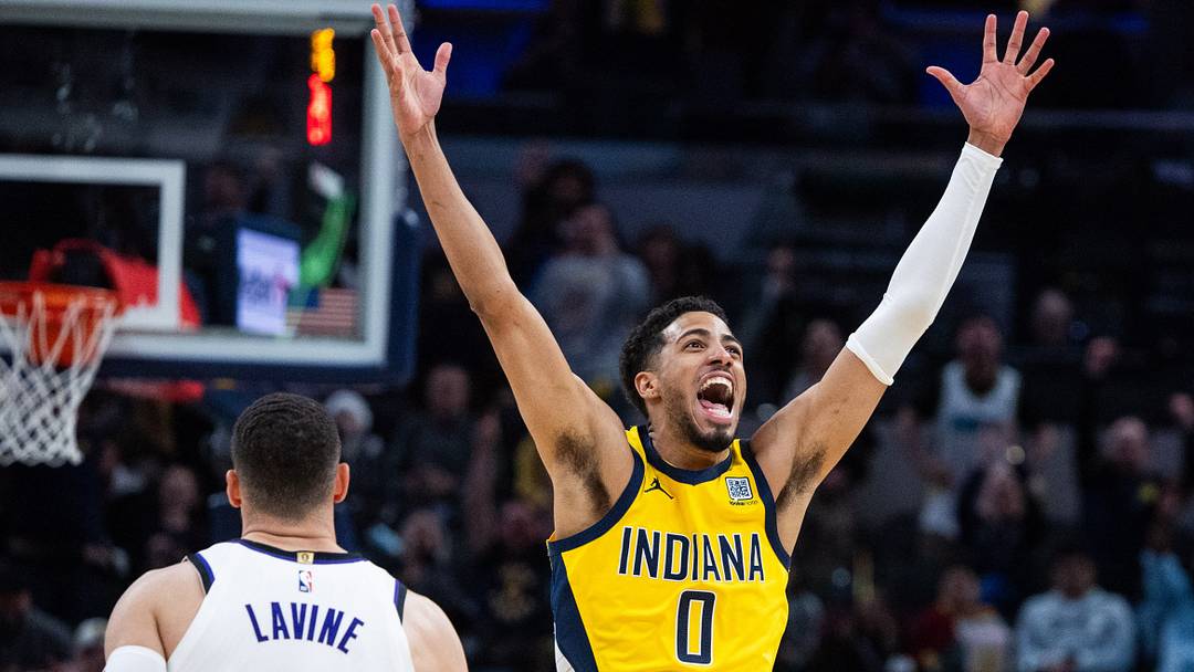 Mar 31, 2025; Indianapolis, Indiana, USA; Indiana Pacers guard Tyrese Haliburton (0) celebrates the game winning basket in the second half against the Sacramento Kings at Gainbridge Fieldhouse. Mandatory Credit: Trevor Ruszkowski-Imagn Images Mar 31, 2025; Indianapolis, Indiana, USA; Indiana Pacers guard Tyrese Haliburton (0) celebrates the game winning basket in the second half against the Sacramento Kings at Gainbridge Fieldhouse. Mandatory Credit: Trevor Ruszkowski-Imagn Images