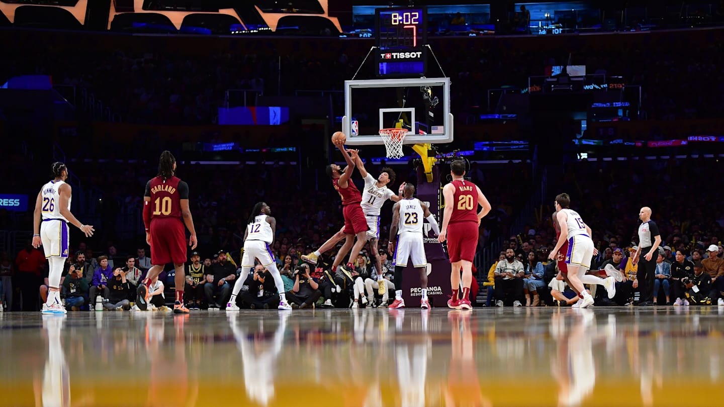 Lakers Injury Report Los Angeles Role Player A Surprise Late Scratch for Suns Game