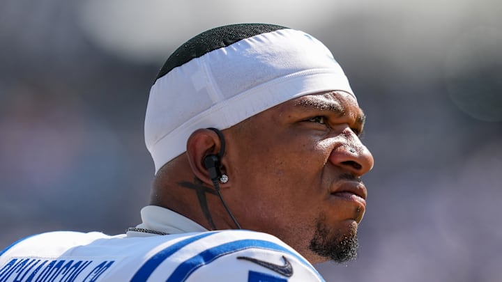Anthony Richardson of the Indianapolis Colts on the sidelines