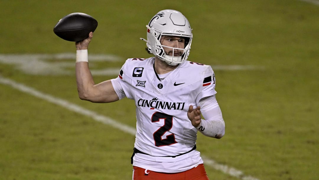 Cincinnati Bearcats quarterback Brendan Sorsby 