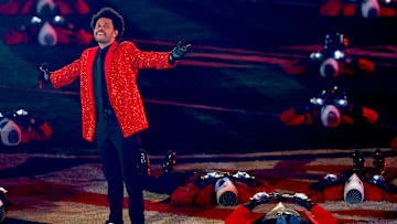 The Weeknd dio un espectacular show en el Super Bowl de 2021 de la NFL 