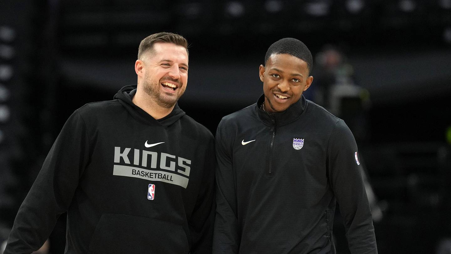 Kings assistant Luke Loucks attends FSU-Clemson basketball game amid