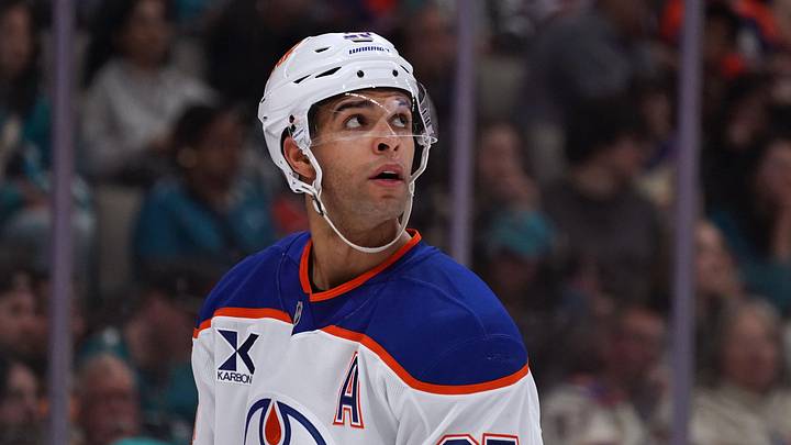 Apr 8, 2026; San Jose, California, USA;  Edmonton Oilers defenseman Darnell Nurse (25) looks up at the scoreboard during a break in the action against the San Jose Sharks during the second period at SAP Center at San Jose. Mandatory Credit: David Gonzales-Imagn Images