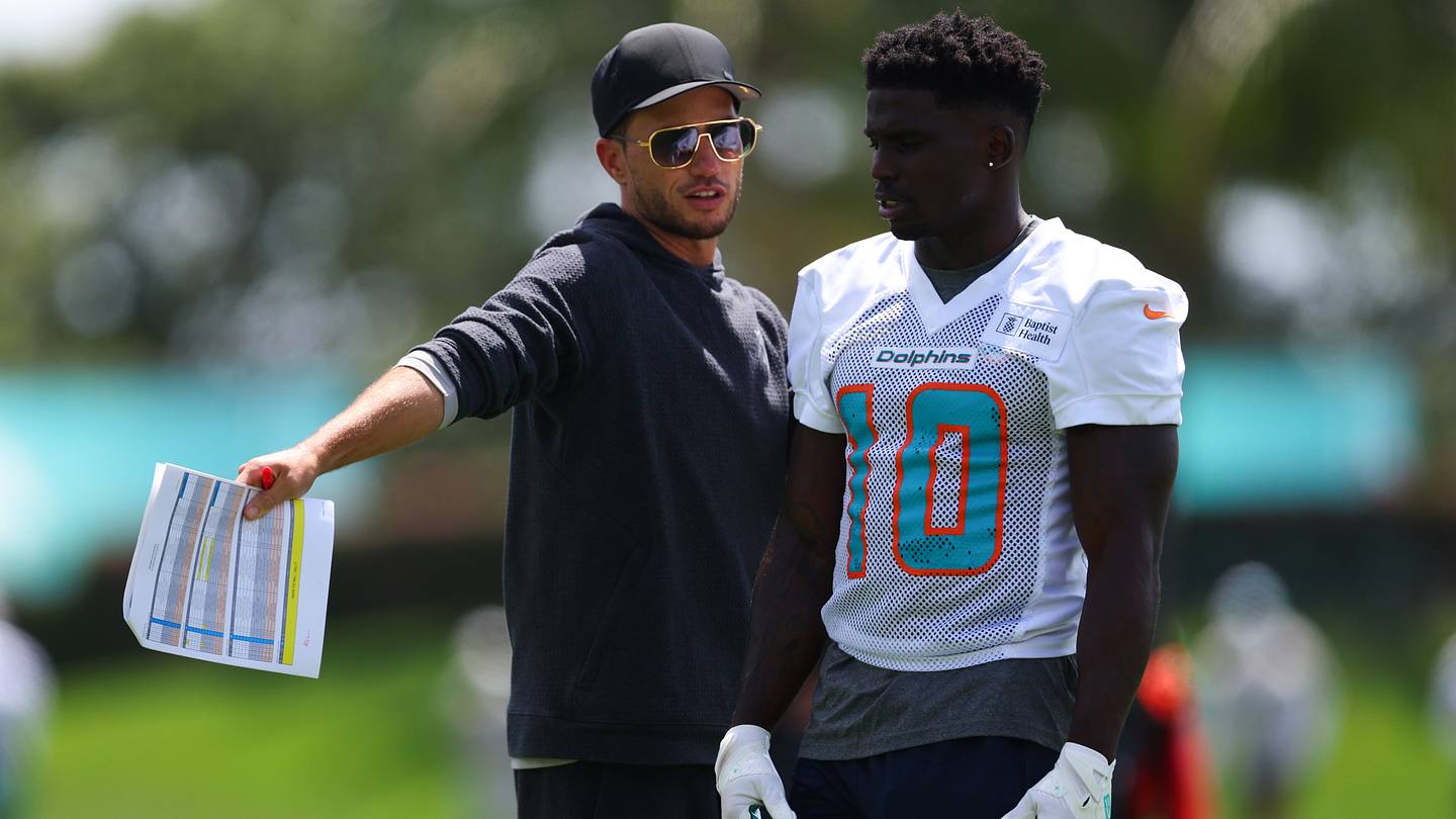 Mike McDaniel goes full cool teacher and cancels last practice of mandatory minicamp - Vimarsana News