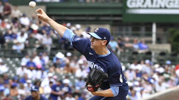 Aug 16, 2024; Chicago, Illinois, USA;   Chicago Cubs pitcher Kyle Hendricks (28) delivers against the Toronto Blue Jays during the first inning at Wrigley Field.