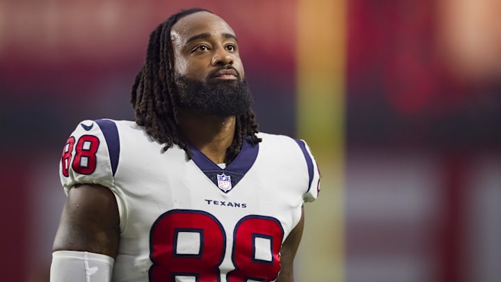 Oct 24, 2021; Glendale, Arizona, USA; Houston Texans tight end Jordan Akins (88) against the Arizona Cardinals at State Farm Stadium.
