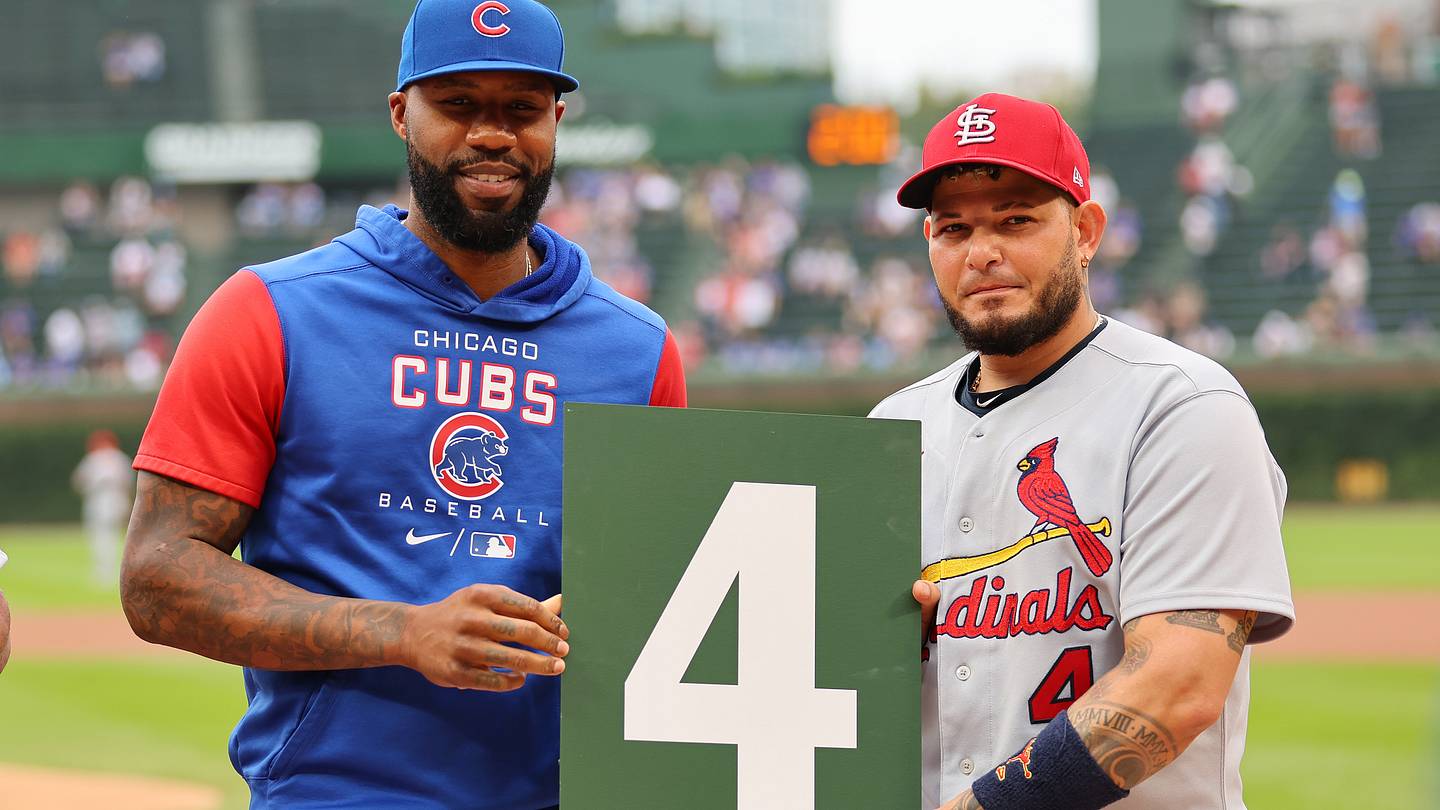 New photo hints Yadier Molina has secretly been a Chicago Cubs fan this whole time - Vimarsana News