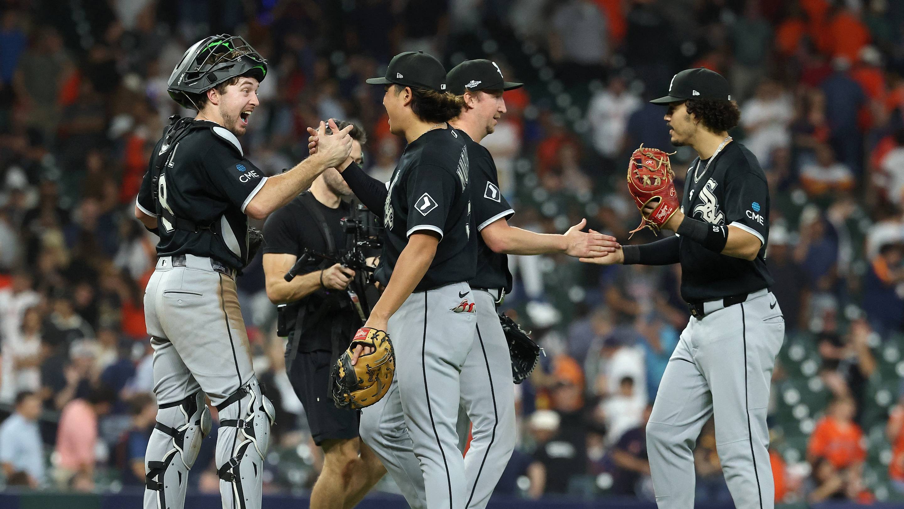 Defensive Miscues Change Astros Season-Ending Loss To White Sox