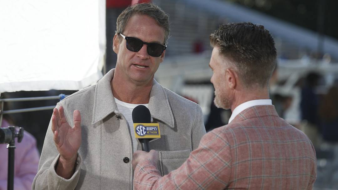 LSU coach Lane Kiffin speaks with ESPN reporter Marty Smith before the 2025 Egg Bowl between Ole Miss and Mississippi State. LSU coach Lane Kiffin speaks with ESPN reporter Marty Smith before the 2025 Egg Bowl between Ole Miss and Mississippi State.