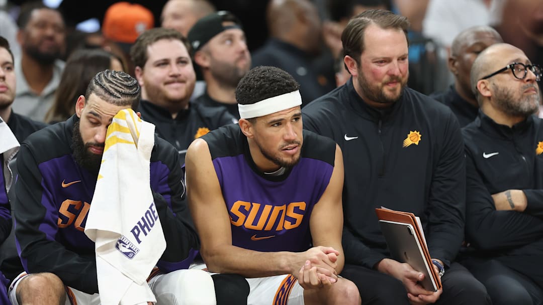 San Antonio Spurs v Phoenix Suns