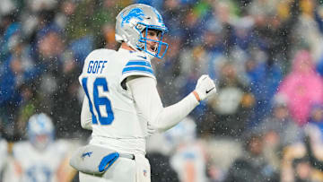 Detroit Lions v Green Bay Packers