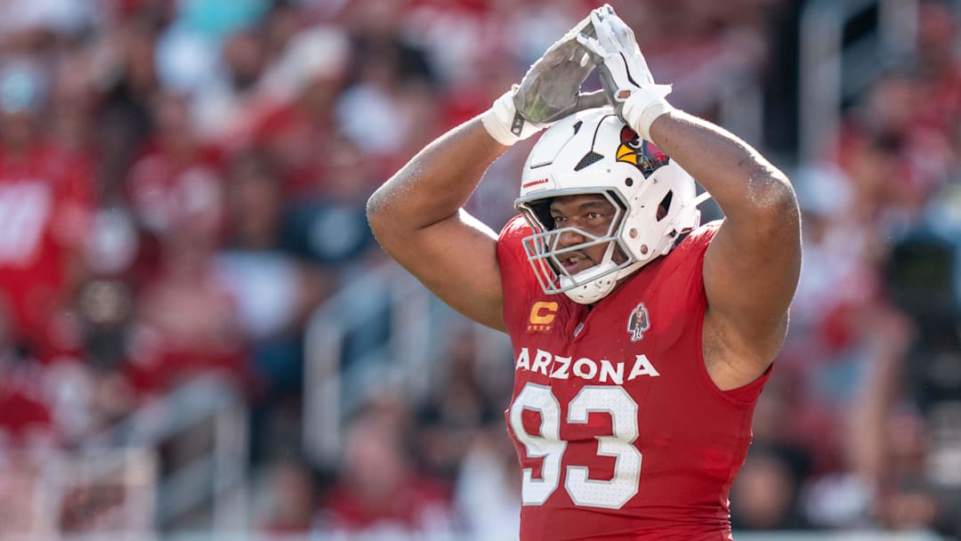 September 21, 2025; Santa Clara, California, USA; Arizona Cardinals defensive end Calais Campbell (93) signals a safety during the fourth quarter against the San Francisco 49ers at Levi's Stadium. Mandatory Credit: Kyle Terada-Imagn Images