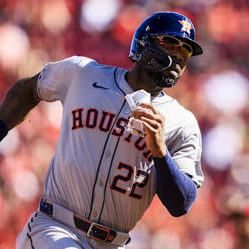 Sep 2, 2024; Cincinnati, Ohio, USA; Houston Astros outfielder Jason Heyward runs to third on a double.