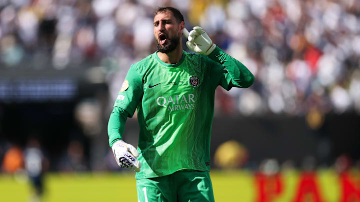 Plusieurs mastodontes ont entamé les discussions avec Donnarumma. Plusieurs mastodontes ont entamé les discussions avec Donnarumma.