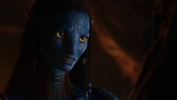 Neytiri (Zoe Saldana) in 20th Century Studios' AVATAR: THE WAY OF WATER. Photo courtesy of 20th Century Studios. © 2022 20th Century Studios. All Rights Reserved.