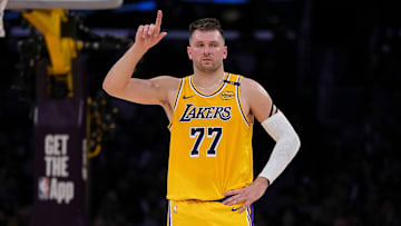 Golden State Warriors v Los Angeles Lakers