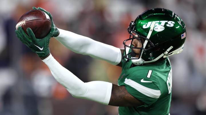 Dec 28, 2023; Cleveland, Ohio, USA; New York Jets cornerback Sauce Gardner (1) warms up before the game against the Cleveland Browns at Cleveland Browns Stadium. 