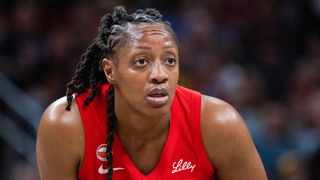 May 22, 2026; Indianapolis, Indiana, USA; Indiana Fever guard Kelsey Mitchell (0) in the first half against the Golden State Valkyries at Gainbridge Fieldhouse. Mandatory Credit: Trevor Ruszkowski-Imagn Images May 22, 2026; Indianapolis, Indiana, USA; Indiana Fever guard Kelsey Mitchell (0) in the first half against the Golden State Valkyries at Gainbridge Fieldhouse. Mandatory Credit: Trevor Ruszkowski-Imagn Images