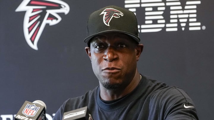 Atlanta Falcons head coach Raheem Morris