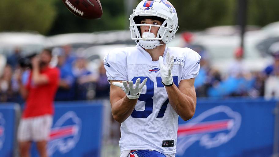 Recently signed receiver Andy Isabella makes catch during training camp.