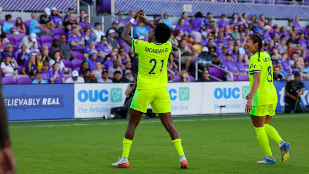 Washington Spirit forward Gift Monday (21) celebrates scoring a goal during the second half against the Orlando Pride at Inte