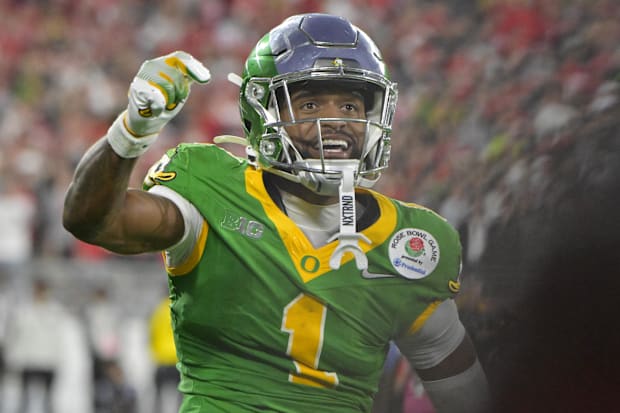 Oregon Ducks wide receiver Traeshon Holden (1) celebrates after a touchdown in the second half against the Ohio State Buckeye