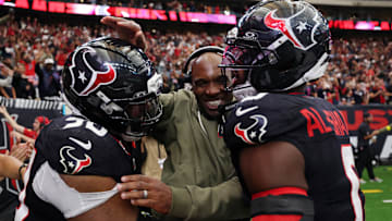 DeMeco Ryans celebrates with his team after the Houston Texans pull off a stunning 4th quarter rally against the Jacksonville Jaguars