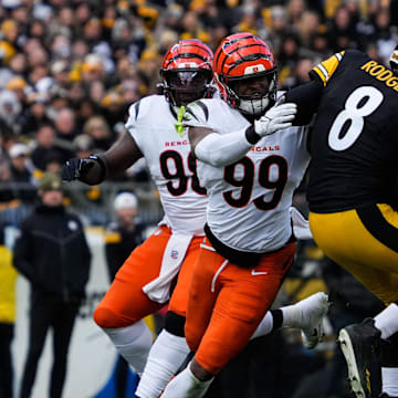 Aaron Rodgers was hit hard by the Bengals defense on Sunday.