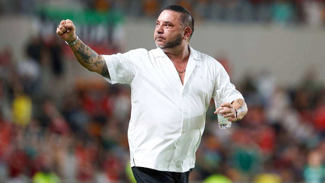 El Turco Mohamed quiere seguir agrandando sí leyenda como timonel escarlata