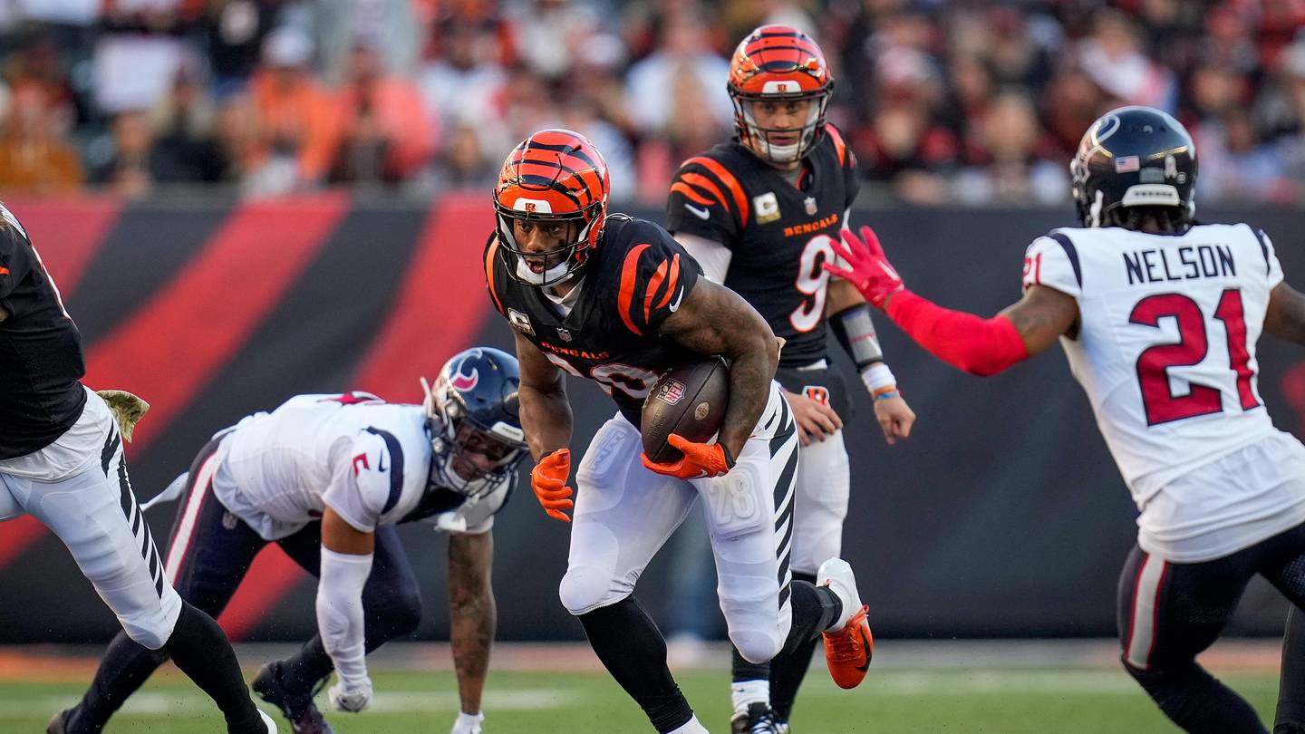 The Houston Texans landing Joe Mixon is like getting a pet rock for a prom date - Vimarsana News