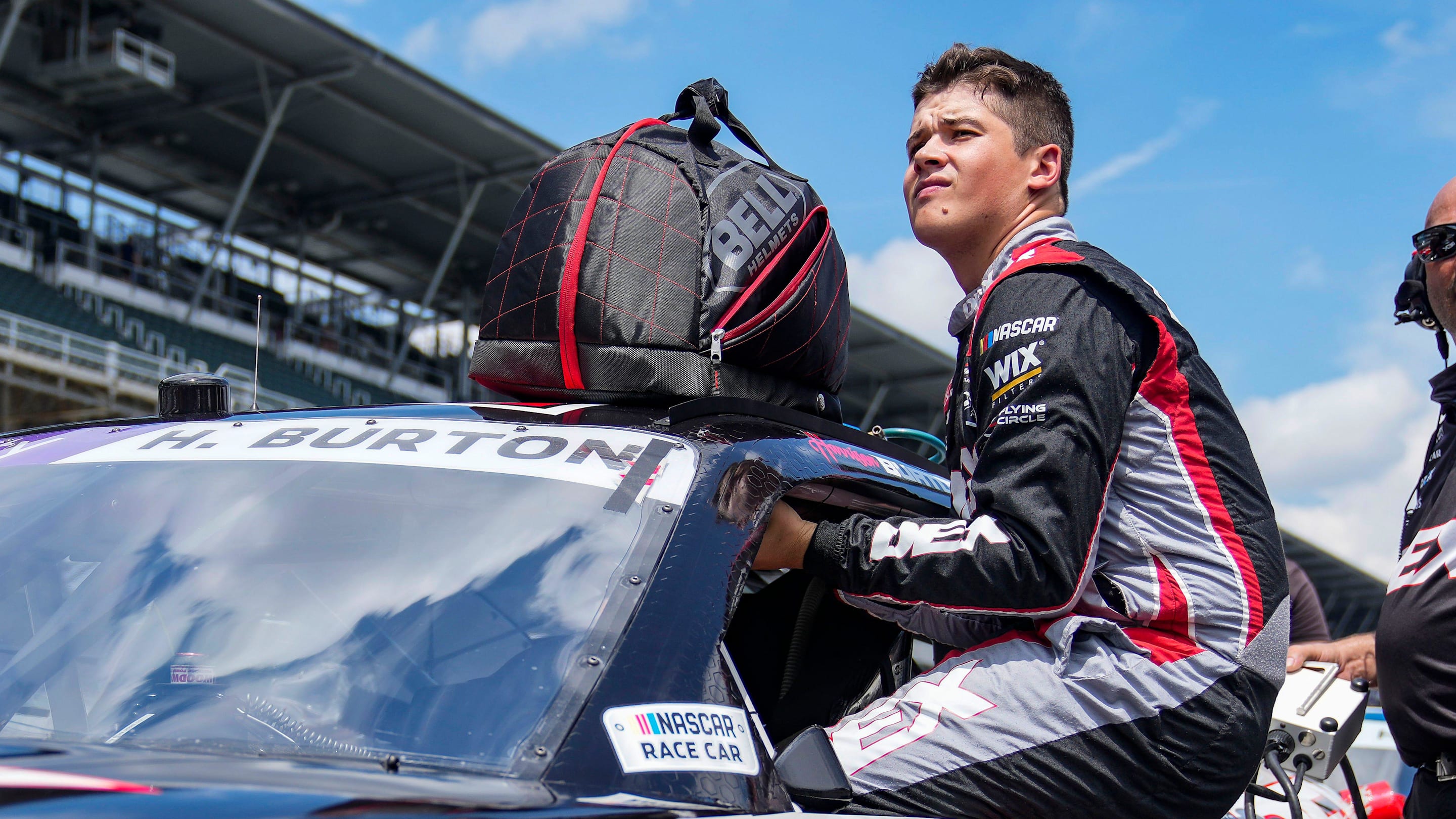 Sam Hunt Racing Plans Two-Car NASCAR Xfinity Lineup With Burton, Thompson for 2026