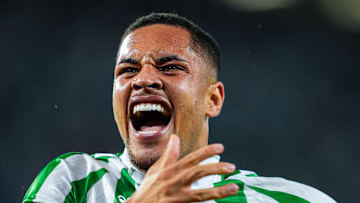 Vitor Roque volta ao Brasil após atuar no futebol espanhol