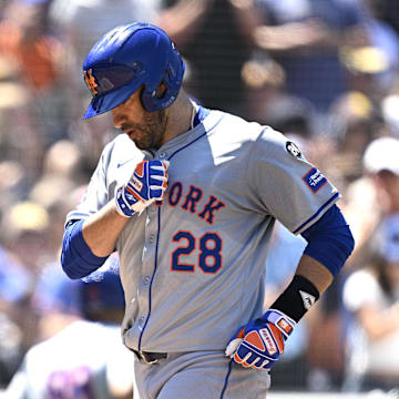 Aug 25, 2024; San Diego, California, USA; New York Mets designated hitter J.D. Martinez (28) rounds the bases after hitting a home run against the San Diego Padres during the fourth inning at Petco Park. Mandatory Credit: Orlando Ramirez-Imagn Images