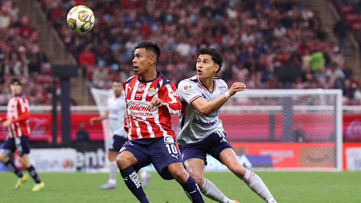 Chivas v Cruz Azul - Playoffs Torneo Apertura 2025 Liga MX