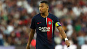 Le Paris Saint-Germain dévoile ce dimanche son nouveau maillot extérieur pour la saison 23-24. 