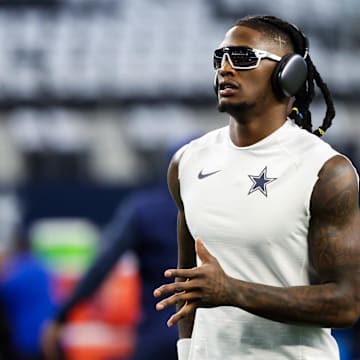 Dallas Cowboys wide receiver CeeDee Lamb warms up before the game against the Los Angeles Rams 