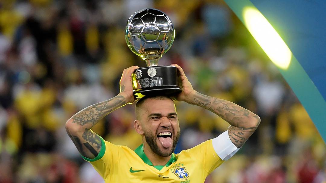 Dani Alves es una verdadera leyenda del fútbol