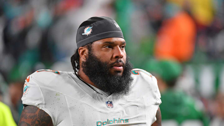 Oct 22, 2023; Philadelphia, Pennsylvania, USA; Miami Dolphins offensive tackle Isaiah Wynn (77) against the Philadelphia Eagles at Lincoln Financial Field.