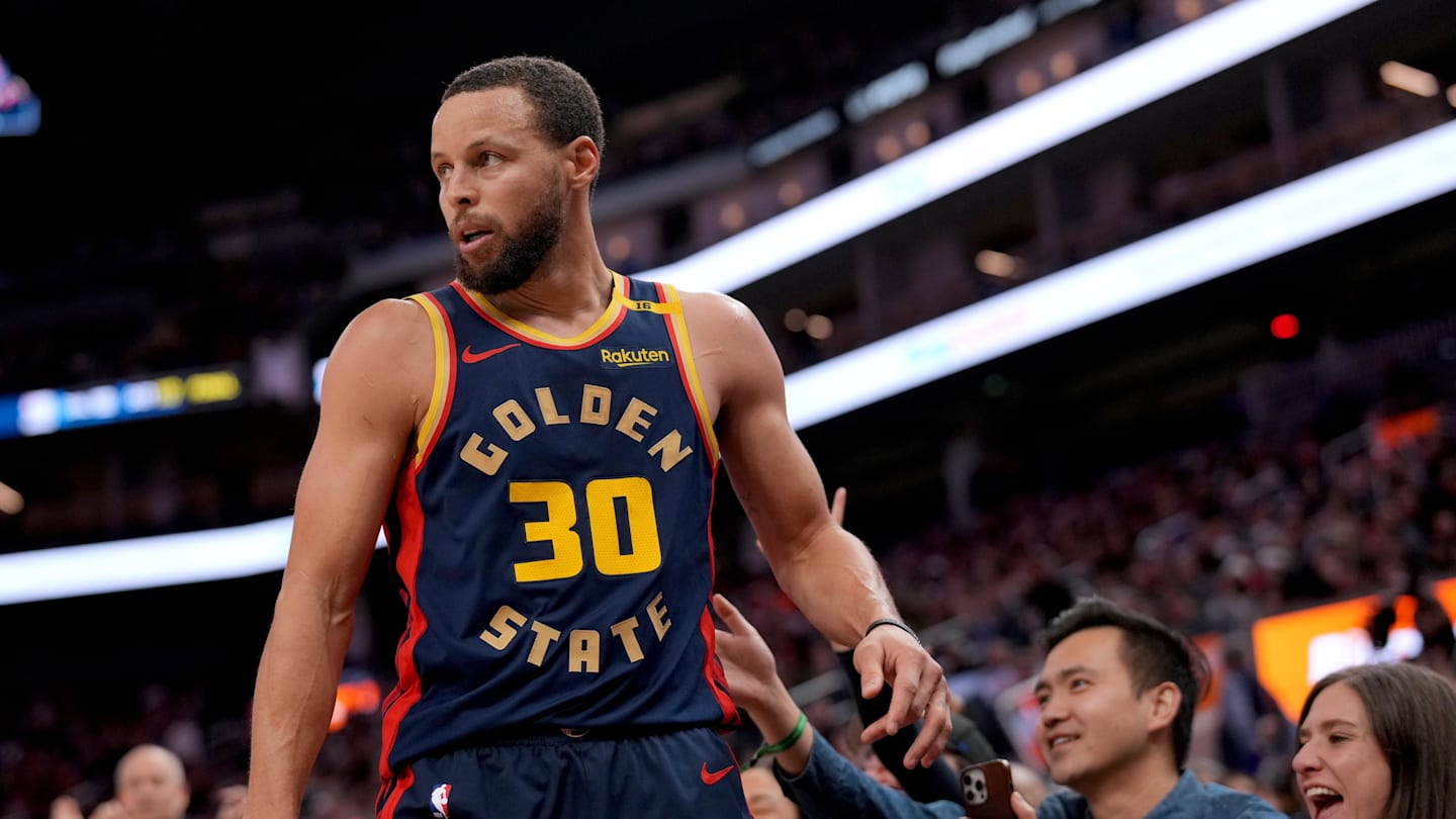 Steph Curry Makes NBA History in Warriors vs Knicks