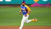 Santander se fue para la calle ante Dominicana