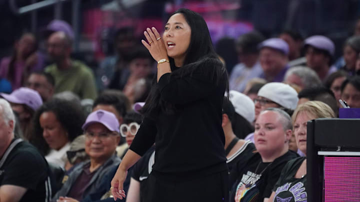Golden State Valkyries head coach Natalie Nakase directs her team in the first quarter against the Minnesota Lynx at Chase Center. 