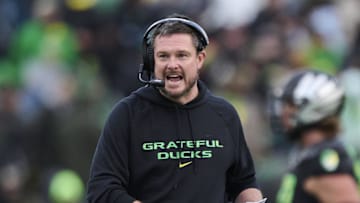 oregon ducks lincoln riley dan lanning usc trojans football autzen stadium dante moore jayden maiava makai lemon injury touchdown malik benson