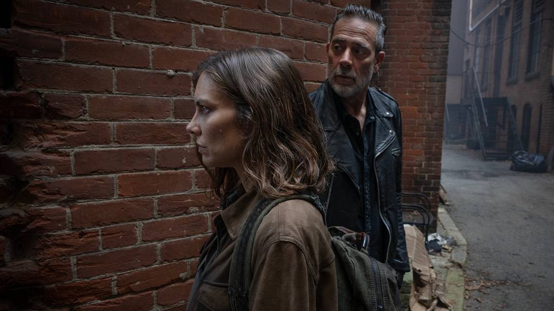 Lauren Cohan as Maggie Rhee, Jeffrey Dean Morgan as Negan in The Walking Dead: Dead City season 3 episode 1 Lauren Cohan as Maggie Rhee, Jeffrey Dean Morgan as Negan in The Walking Dead: Dead City season 3 episode 1