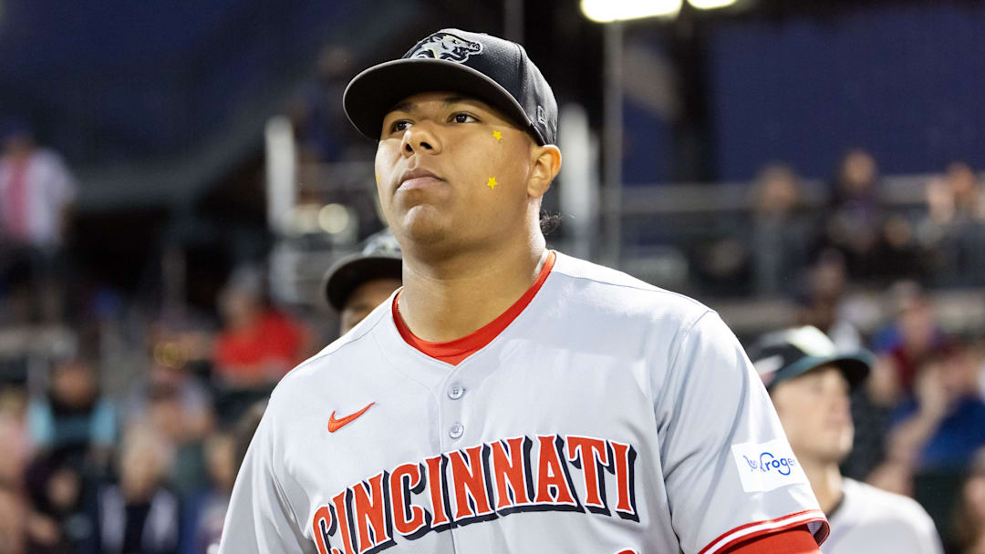 Cincinnati Reds catcher Alfredo Duno