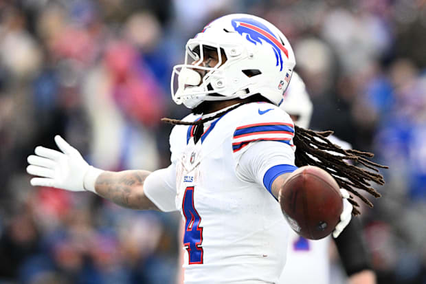James Cook scores a TD for the Buffalo Bills against New England.