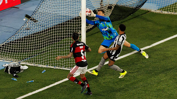 Rivais vão em busca dos três pontos em clássico