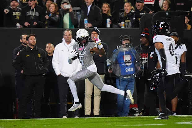 Oct 26, 2024; Boulder, Colorado, USA; Colorado Buffaloes wide receiver Jimmy Horn Jr. (5) signals a peace sign to Cincinnati 